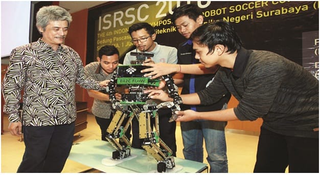 Hari Ini Pembukaan Kontes Robot Indonesia (KRI) Tingkat Nasional Di Surabaya